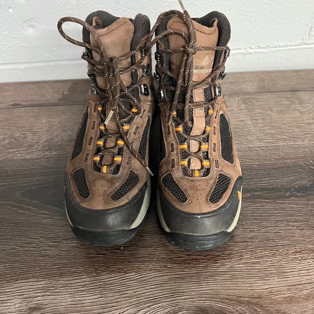 Vasque 7482 M Gore-Tex Hiking Boots Mens 10 M Brown Leather Vibram Waterproof
